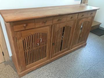 Dressoir lage kast beschikbaar voor biedingen