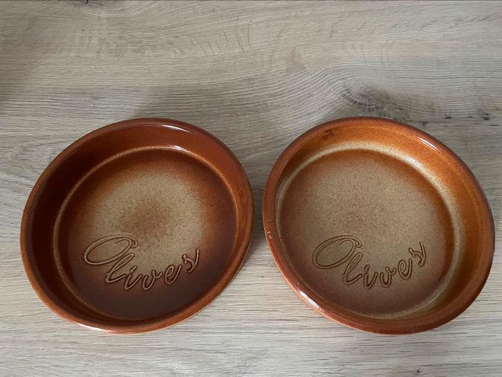 2 geëmailleerde olijfschalen van bruin aardewerk — Ø 15 cm, Huis en Inrichting, Keuken | Servies, Nieuw, Overige typen, Effen