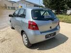 Toyota Yaris 1.3i VVT-i 16v Follow Me, Autos, Argent ou Gris, Achat, 62 kW, 5 places