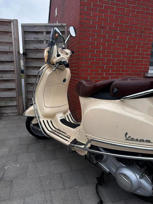 Vespa 125cc, Fietsen en Brommers, Scooters | Vespa, Zo goed als nieuw, Benzine, Ophalen