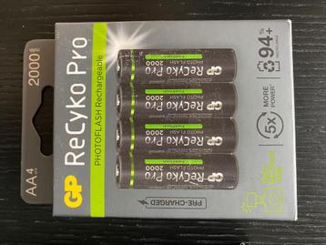 GP BATTERIES Oplaadbare batterijen ReCyko Pro 4 x AA 2000 mh beschikbaar voor biedingen