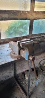 2 bankschroeven, Doe-het-zelf en Bouw, Werkbanken, Ophalen, Gebruikt, Minder dan 70 cm, Bankschroef