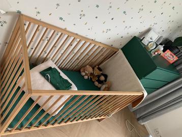 Kinderbedje (120 x 60 cm) met toebehoren beschikbaar voor biedingen