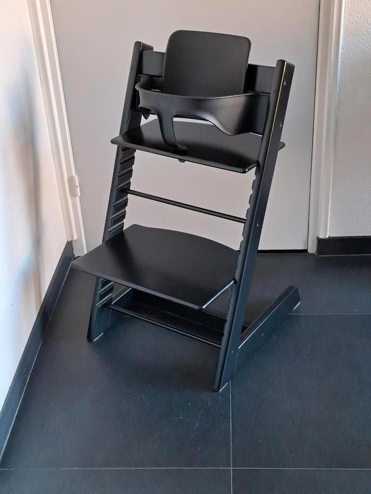 Stokke Tripp Trapp NIEUW MODEL met babyset, Kinderen en Baby's, Kinderstoelen, Zo goed als nieuw, Meegroeistoel, Aanschuifbaar