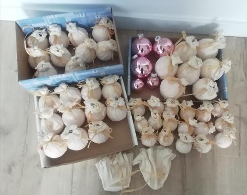 50 kerstballen, Diversen, Kerst, Zo goed als nieuw, Ophalen of Verzenden