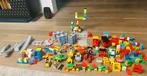 DUPLO train circuit, l’avions, voitures, blocs, personnages, Comme neuf