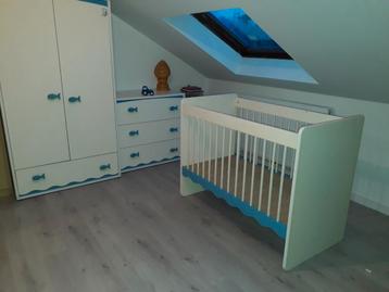 Komplete Babykamer inclusief luiertafel  beschikbaar voor biedingen