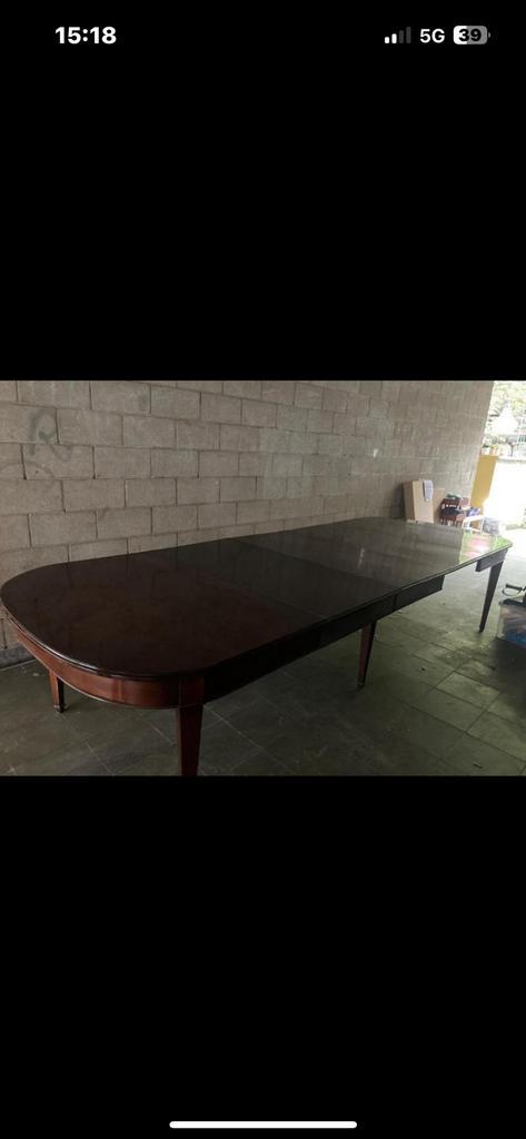 Grand table en bois acajou vintage et 14 chaises ️antiquité, Antiek en Kunst, Antiek | Meubels | Tafels, Ophalen