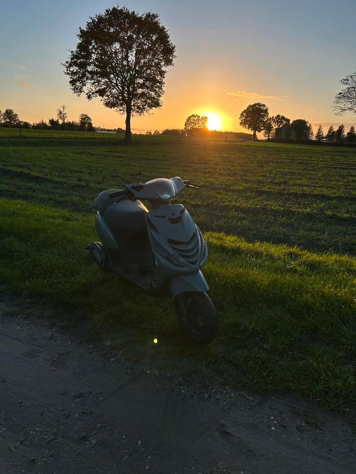 Piaggio Zip 2t b klasse, Fietsen en Brommers, Scooters | Piaggio, Gebruikt, Zip, Klasse B (45 km/u), Tweetakt, Ophalen