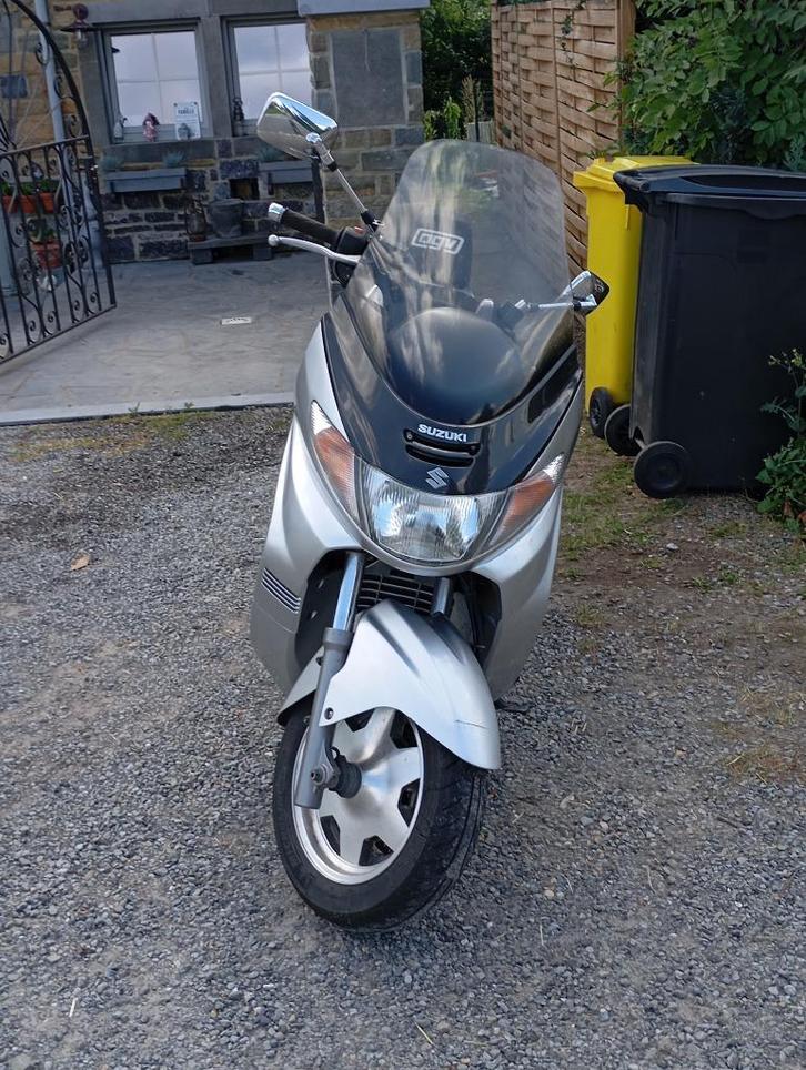 Suzuki burgman 400cc de 2001, Motoren, Motoren | Suzuki, Particulier, Scooter, 12 t/m 35 kW, 1 cilinder, Minimaal motorrijbewijs A2
