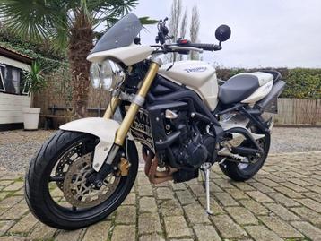 Triumph 675 Street triple, Mooie moto, bieden vanaf 3000euro beschikbaar voor biedingen