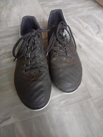 Voetbal schoenen kipsta beschikbaar voor biedingen
