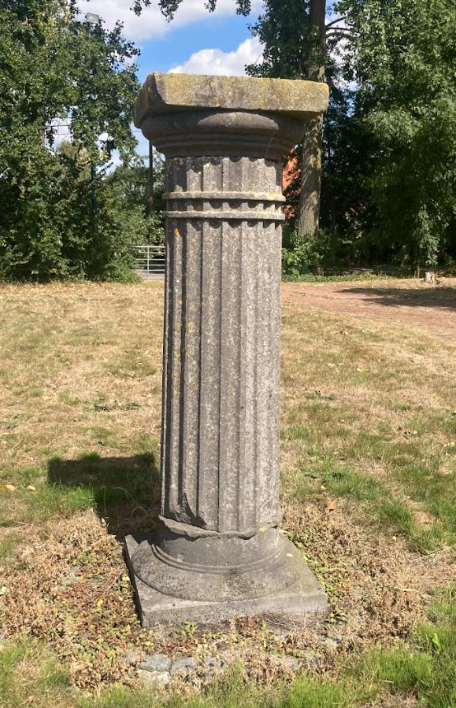 Antieke arduinen zuil, Huis en Inrichting, Woonaccessoires | Zuilen en Pilaren, Ophalen