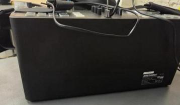Dj set met box lichtjes beschikbaar voor biedingen