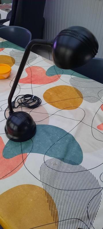 Solide bureaulamp, 2000 beschikbaar voor biedingen