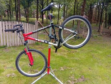Mountainbike Thompson, Enlèvement, Utilisé