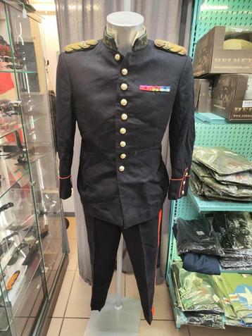 uniforme école  militaire belge 1960 chasseur ARDENAIS beschikbaar voor biedingen