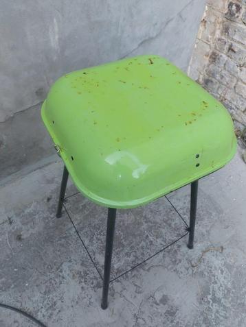 Kleine barbeque hout - BBQ  beschikbaar voor biedingen