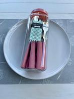 Borden (3 stuks) en bestekset (16 stuks), Huis en Inrichting, Ophalen, Nieuw, Bord(en)