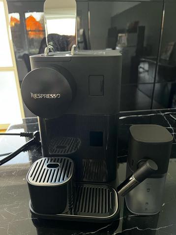 Nespresso Lattissima One - koffiemachine De’Longhi, Elektronische apparatuur, Koffiezetapparaten, Ophalen, Zo goed als nieuw, Koffiemachine