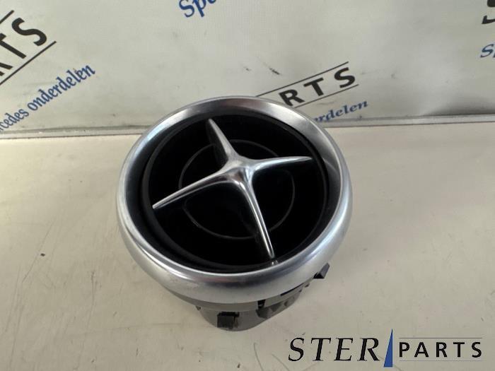 Grille aération tableau de bord d'un Mercedes SLK, Autos : Pièces & Accessoires, Tableau de bord & Interrupteurs, Mercedes-Benz