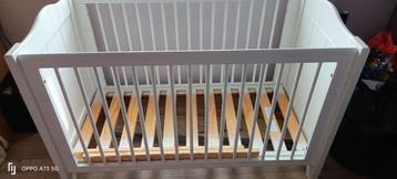 Baby bedje + matras niets aan  beschikbaar voor biedingen