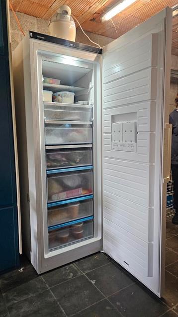 Diepvries Bosch no frost:74 diep breed 70cm x 190cm beschikbaar voor biedingen