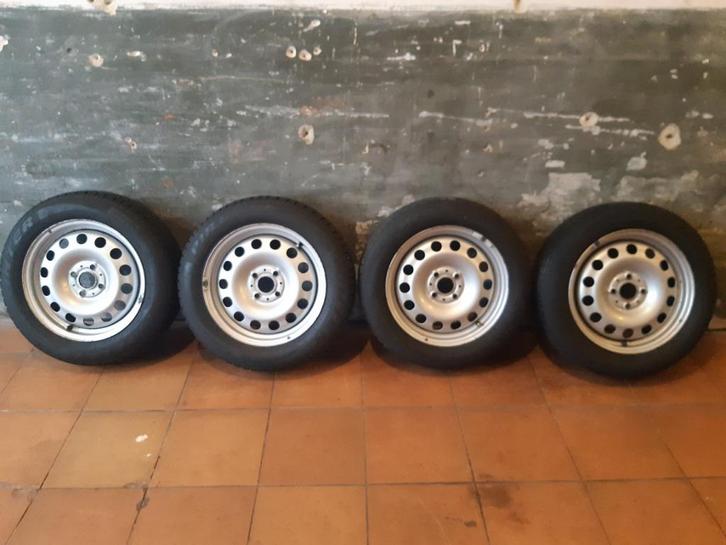 Jantes Mini 4x100 + pneus hiver Pirelli 175/65 R15 parfait, Auto-onderdelen, Banden en Velgen, Banden en Velgen, Winterbanden
