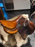 Selle Bruno Delgrange brune Taille 17 brune de 2015, Animaux & Accessoires, Chevaux & Poneys | Selles, Enlèvement, Utilisé, Obstacle