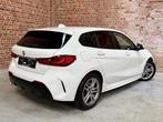 Prachtige BMW 118i M-Pack in nieuwstaat met garantie!, Auto's, BMW, Voorwielaandrijving, 1 Reeks, Leder en Stof, Wit