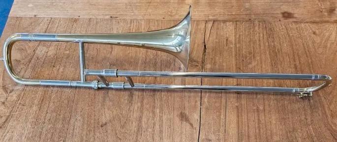 Miraphone Eb Alto Trombone, Muziek en Instrumenten, Blaasinstrumenten | Trombones, Gebruikt, Alt, Met koffer, Ophalen