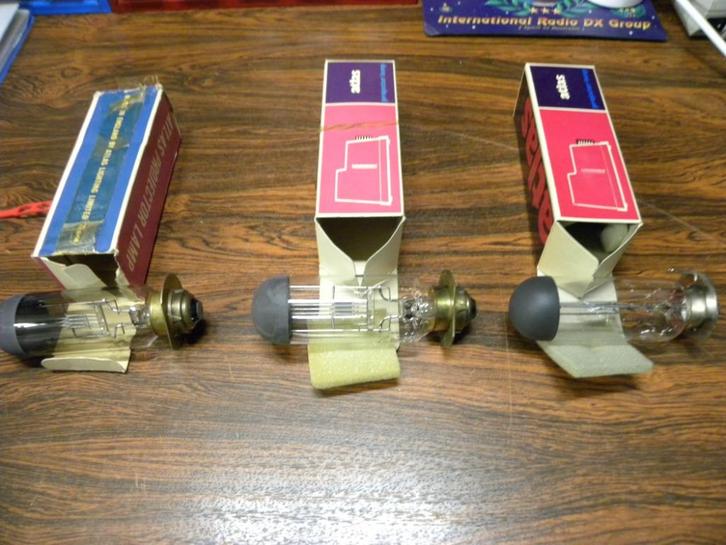 nos div projector lampen van verschillende merken-waarde's, Verzamelen, Foto-apparatuur en Filmapparatuur, Projector, 1960 tot 1980