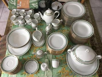 Service 18 personnes en porcelaine Eschenbach beschikbaar voor biedingen
