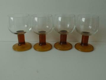 knappe vintage glazen -voor wijn of cocktail-moezelwijn beschikbaar voor biedingen