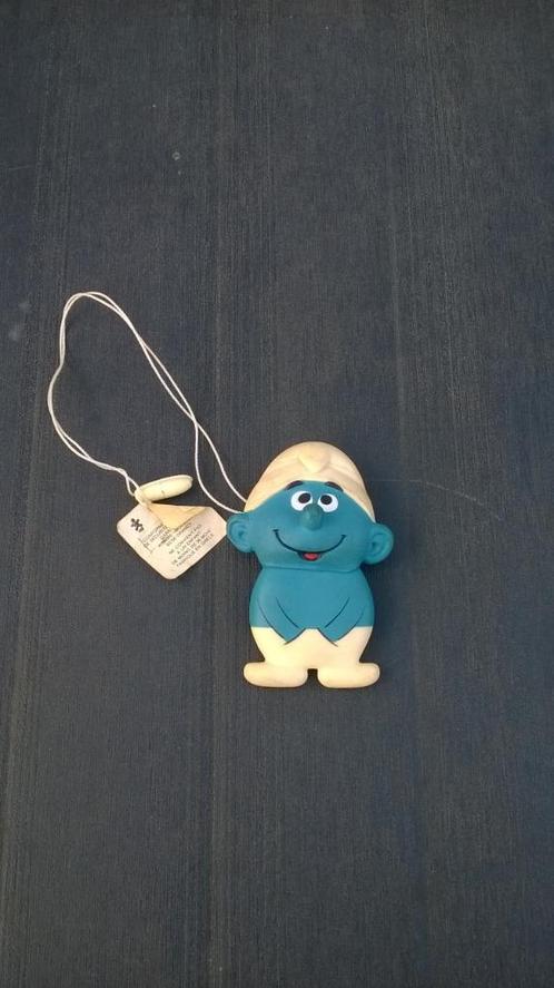 Portefeuille Platte smurf in PVC, Verzamelen, Smurfen, Gebruikt, Gebruiksvoorwerp, Overige Smurfen, Verzenden