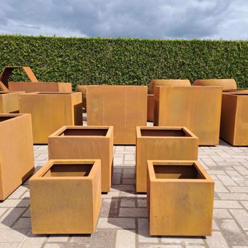 Vierkante plantenbak cortenstaal 30 x 30 x 30 beschikbaar voor biedingen