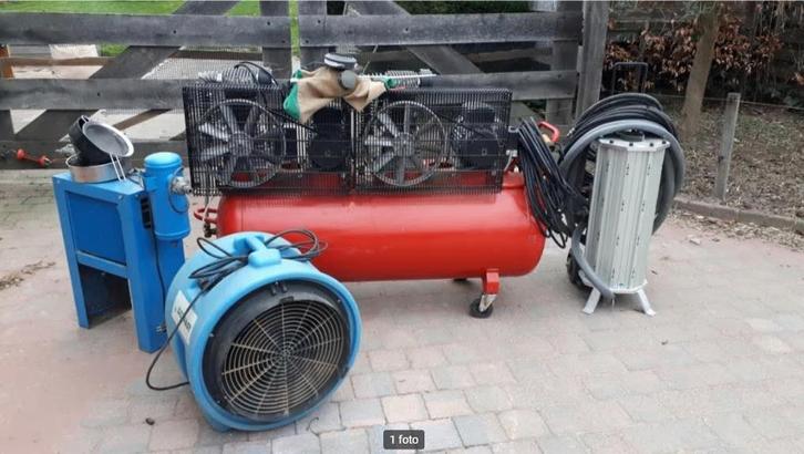 Luchtgominstallatie met elektro compressor te huur, Zakelijke goederen, Machines en Bouw | Pompen en Compressoren, Ophalen of Verzenden