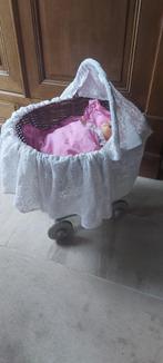 poppenwiegje met popje   in riet, Kinderen en Baby's, Speelgoed | Poppen, Ophalen of Verzenden, Gebruikt, Overige typen