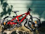 Jongensfiets Rockrider rood met zwart versnellingen 20 inch, Ophalen, Versnellingen, Zo goed als nieuw, Rockrider (Decathlon)