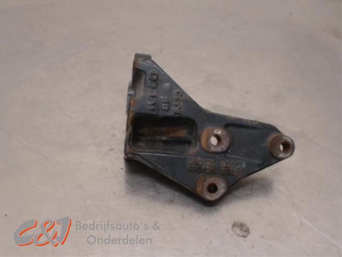 Motorsteun van een Iveco New Daily, Auto-onderdelen, Ophanging en Onderstel, Overige automerken, Gebruikt, 3 maanden garantie