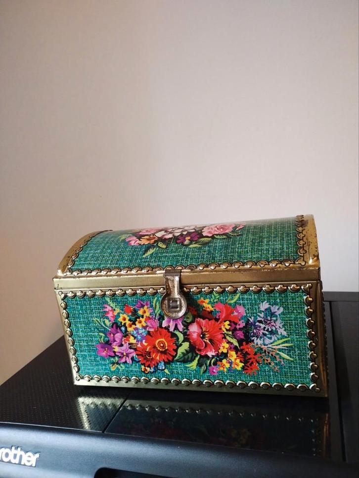 GBC koekblik groen blauw bloemen decor, Verzamelen, Blikken, Zo goed als nieuw, Ophalen of Verzenden