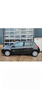 Renault clio 1.2 2011 eerste eigenaar, Auto's, Stof, 4 cilinders, Zwart, 5 deurs
