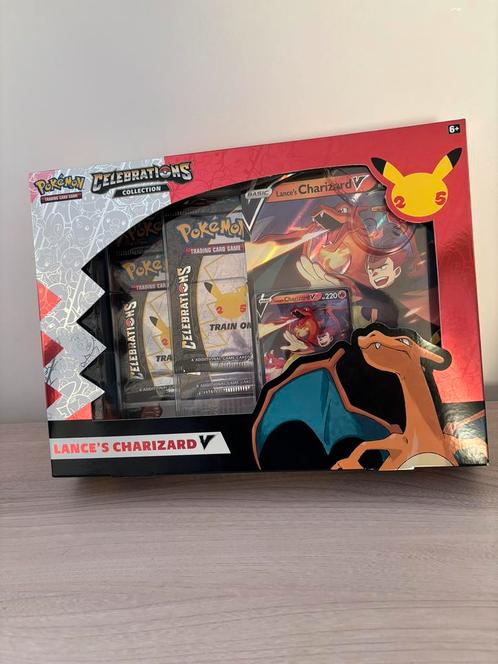 Collection Celebrations : Lance's Charizard V en anglais, Hobby & Loisirs créatifs, Jeux de cartes à collectionner | Pokémon, Booster