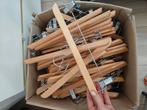 Knijp houten kleerhangers kapstokken, Ophalen of Verzenden, Zo goed als nieuw