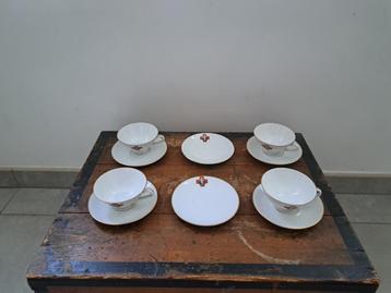 rode kruis koffie tassen  beschikbaar voor biedingen