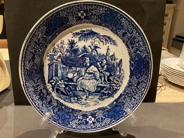 19e eeuws bord in Doornik aardewerk met Chinees decor beschikbaar voor biedingen