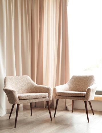 Paar vintage fauteuils met kikkererwten oranjewit 1970 beschikbaar voor biedingen