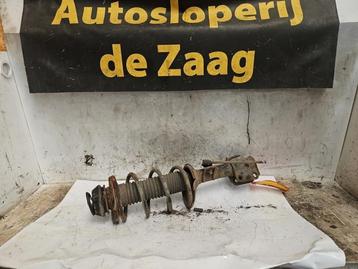 Schokdemperpoot links-voor van een Nissan Pixo beschikbaar voor biedingen