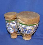 petit djembe double decoratif en terre cuite emaillé et peau, Musique & Instruments, Enlèvement ou Envoi, Utilisé, Autres types