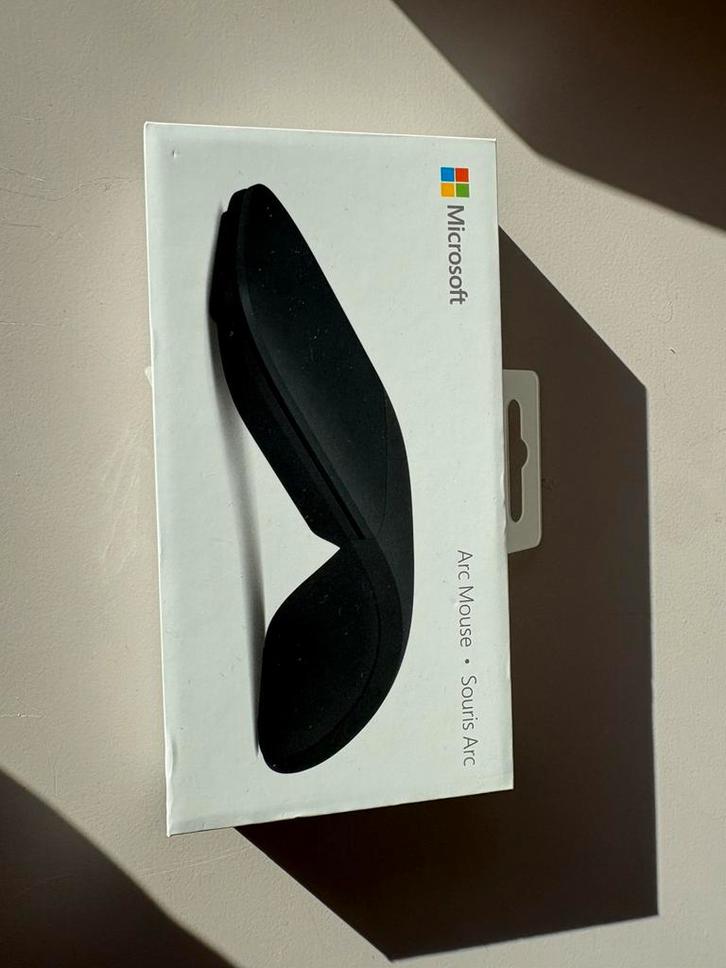 Microsoft Arc Mouse - zwart, Computers en Software, Muizen, Gebruikt, Muis, Draadloos, Ergonomisch, Ophalen